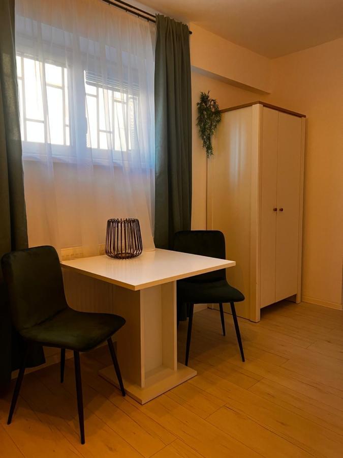 Apartmany V Centre - Vlastna Izba So Spolocnou Kuchynou A Kupelnou Moze Byt Zdielana 2 Inymi Izbami Martin Εξωτερικό φωτογραφία