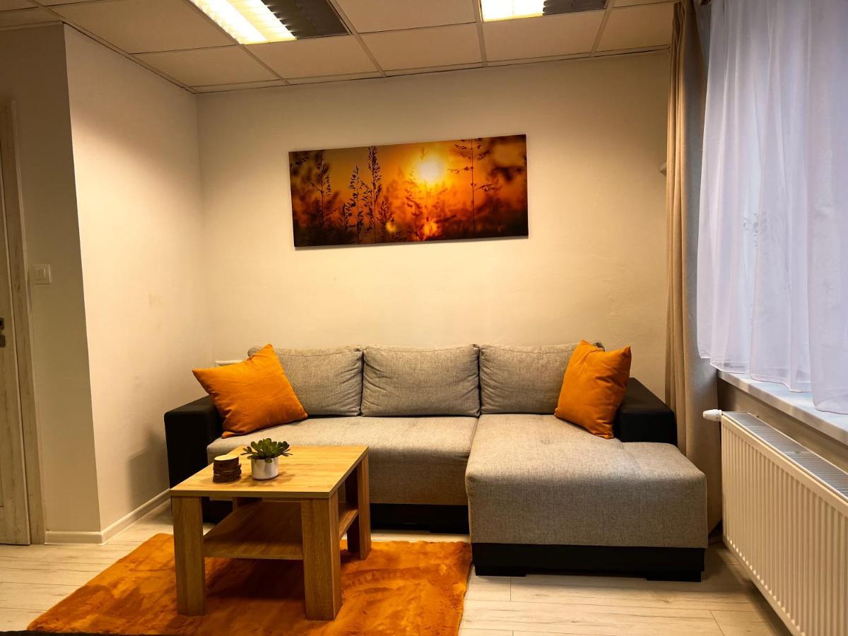 Apartmany V Centre - Vlastna Izba So Spolocnou Kuchynou A Kupelnou Moze Byt Zdielana 2 Inymi Izbami Martin Εξωτερικό φωτογραφία